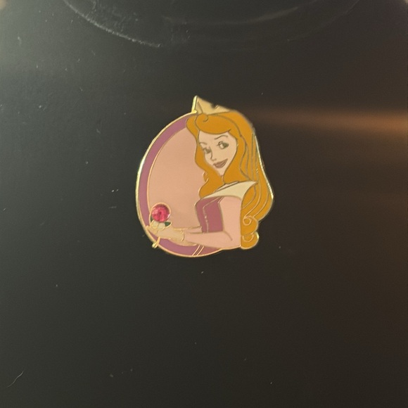 Disney Princess Premiere Aurora Sleeping Beauty October Birthstone Pin - Picture 2 of 3